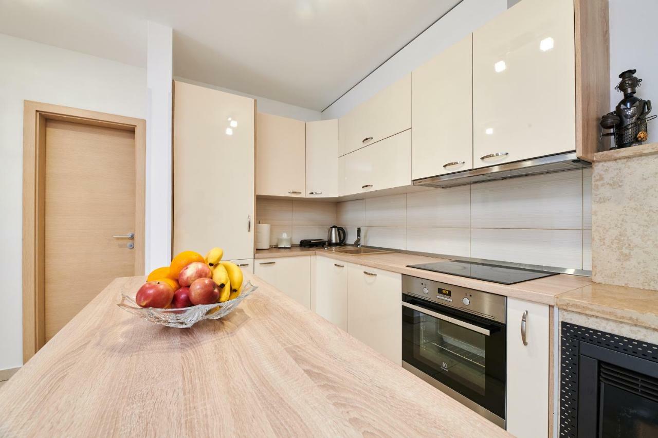 Apartman Leon Umago Exterior foto