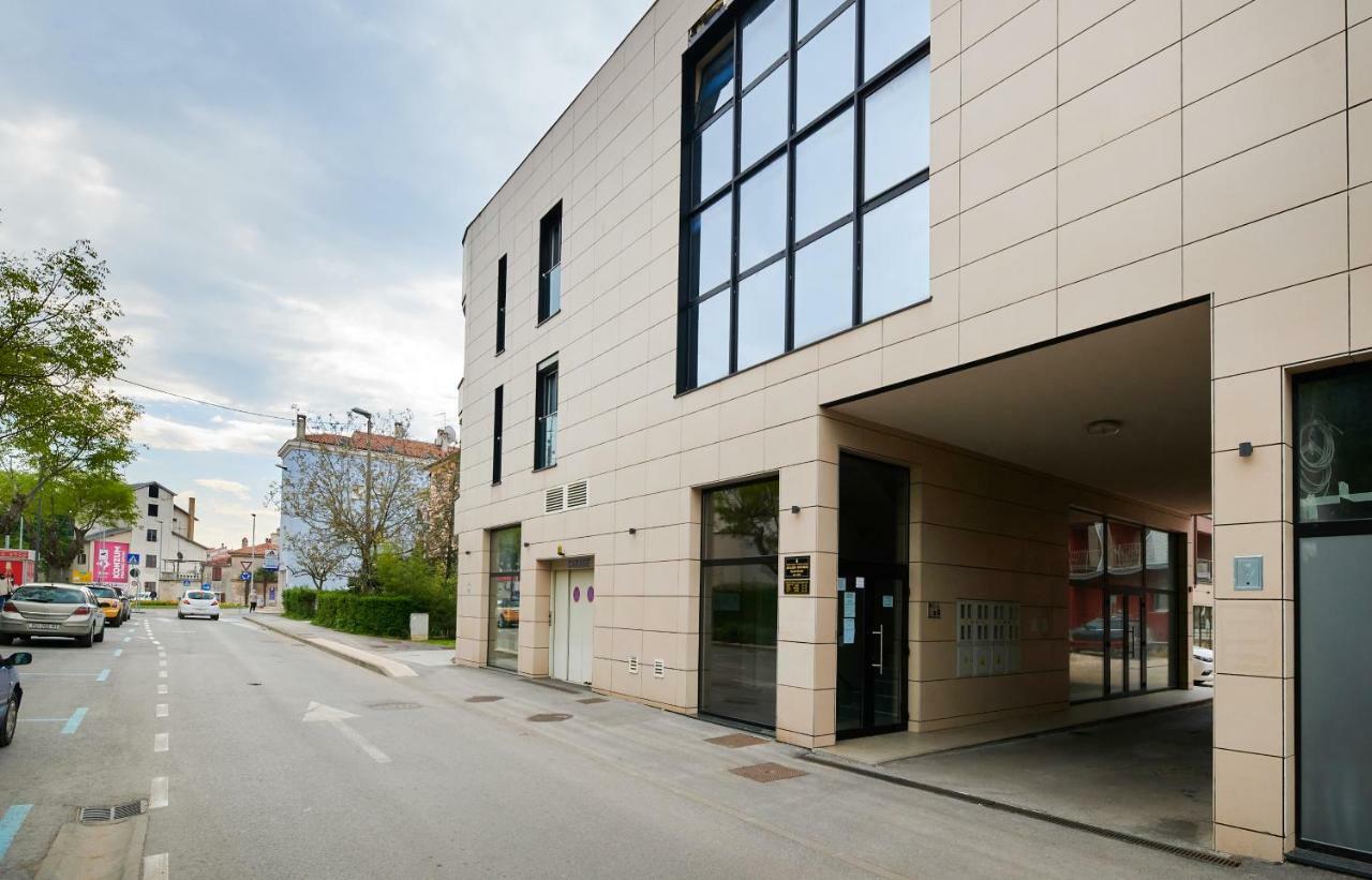 Apartman Leon Umago Exterior foto